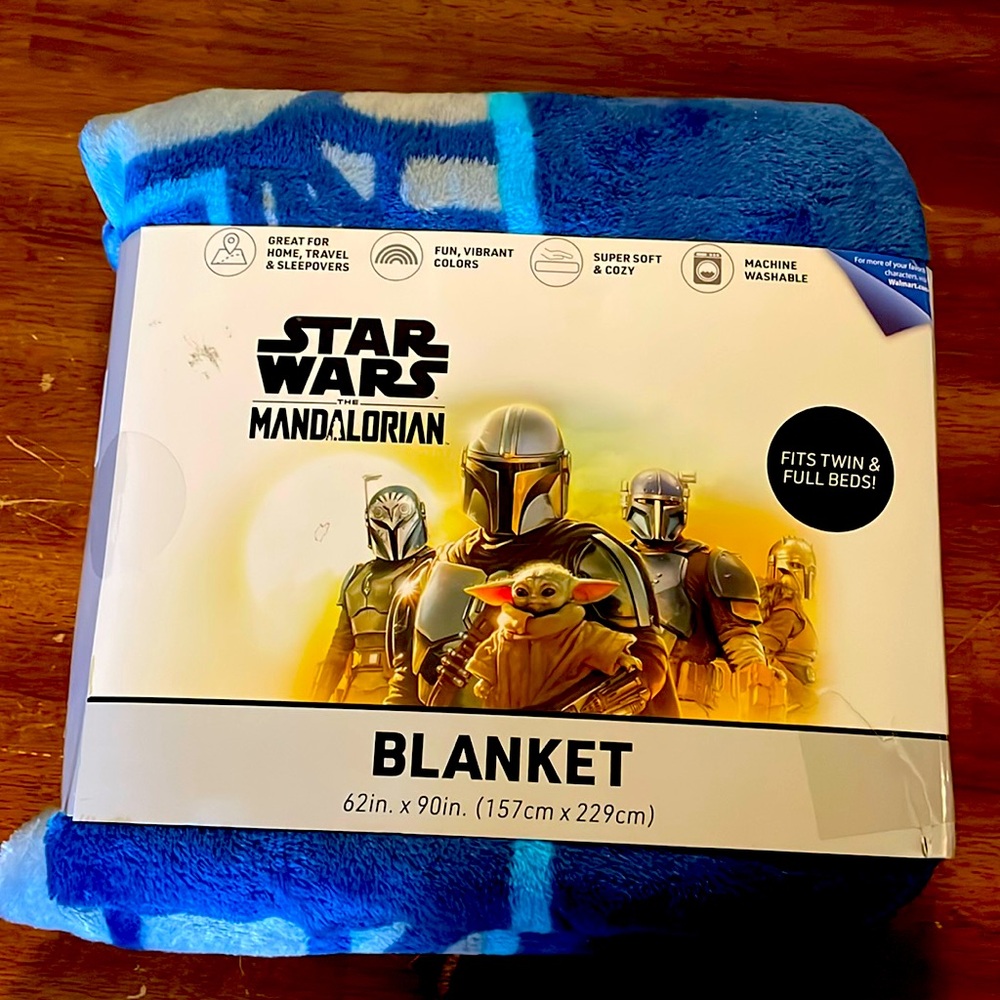 BRAND NEW!!!! Star Wars The Mandalorian Super Plush Blanket